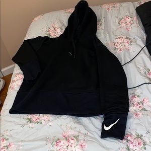 Black nike hoodie w pocket